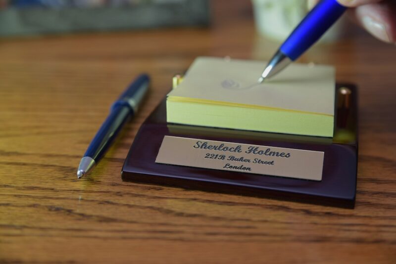 221B Baker Street Howard Miller Rosewood Post It Pad Holder